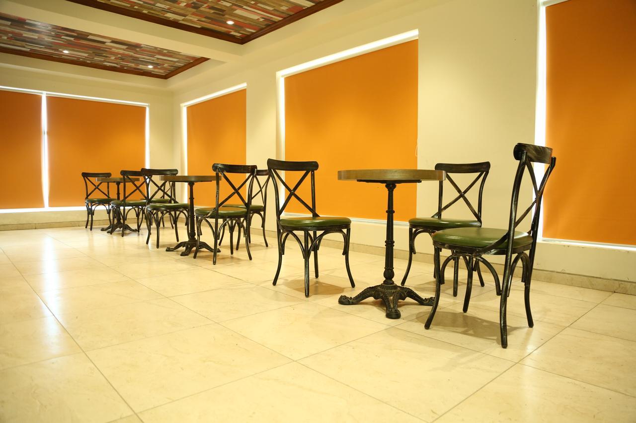 Home-Like Infinity Resort Vrindāvan Extérieur photo