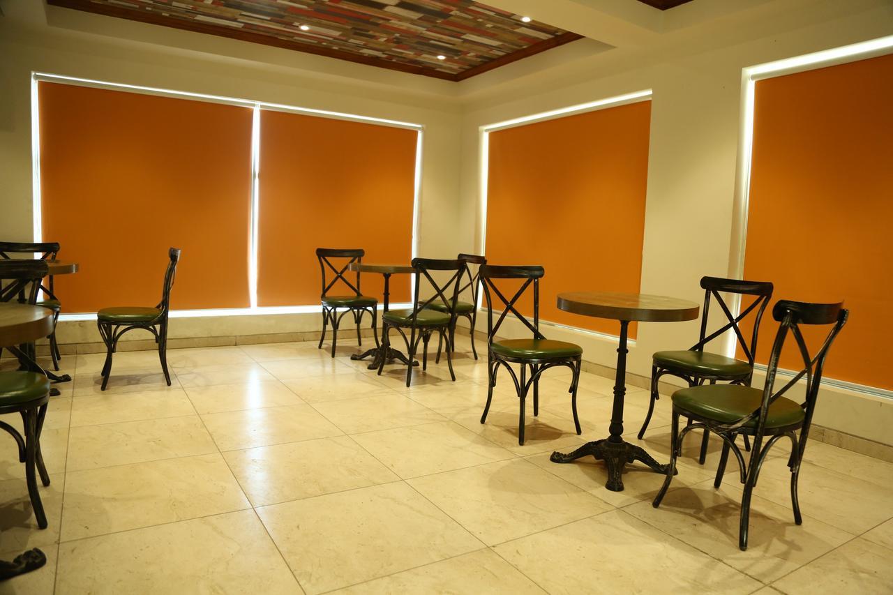Home-Like Infinity Resort Vrindāvan Extérieur photo